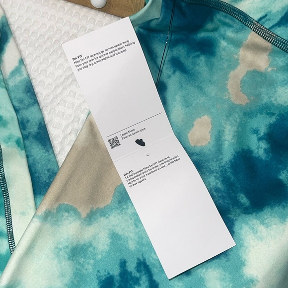 Nike One Women’s Dri-Fit Tie-Dye Cropped Mid-Rise Tight Fit Leggings Size Medium - Picture 2 of 5